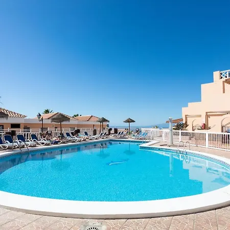 Live Paradise Court Pool & Beach View *