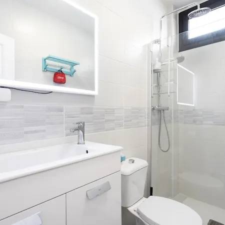 Live Paradise Court Pool & Beach View Apartman *