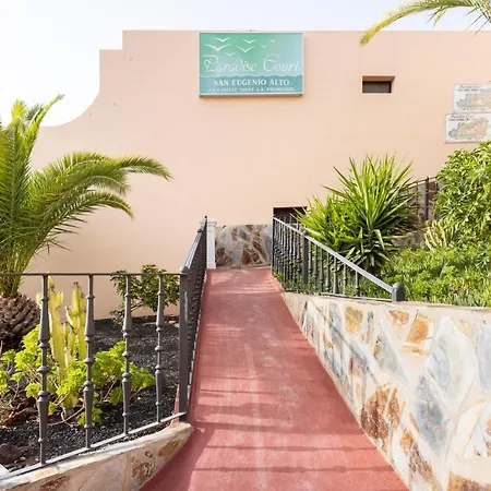 Live Paradise Court Pool & Beach View Apartman